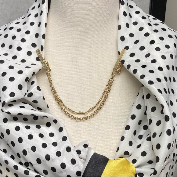 EUC Vintage 1960s Sweater/Scarf Clip Guard. Gold Tone Double Chain.
PAT. 2853764 - Picture 7 of 14